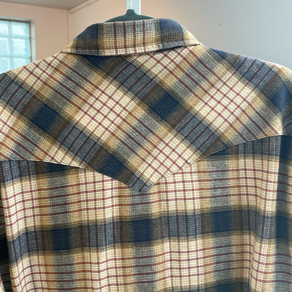 Pendleton, classic flannel, size medium, snap fro… - image 3